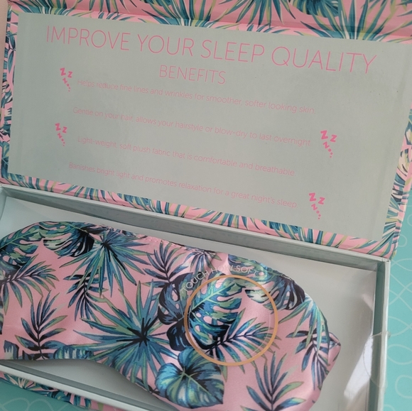 Relax-EYE-tion Gift 🎁 Set - Picture 3 of 6